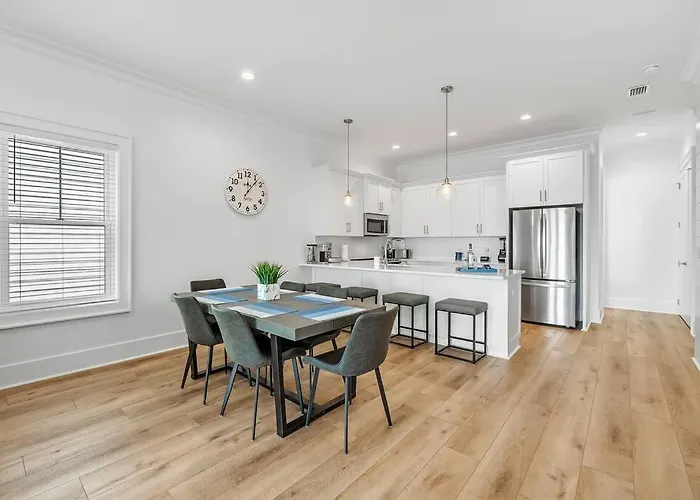 Amazing New House - Steps Away From Beach!