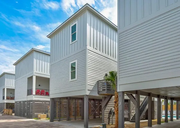 Holiday home Amazing New House - Steps Away From Beach! *