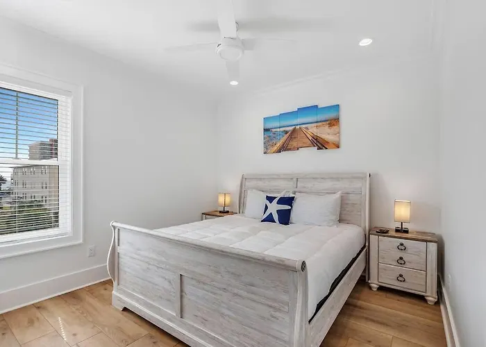 Amazing New House - Steps Away From Beach! Holiday home Gulf Shores