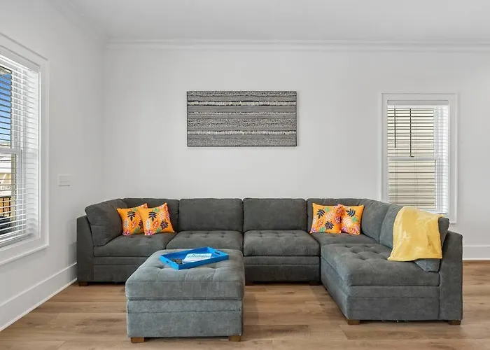 Amazing New House - Steps Away From Beach! Holiday home